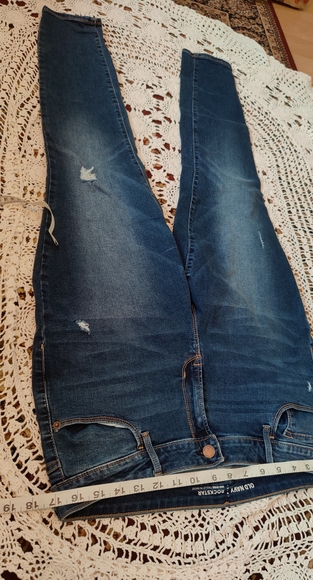 Old Navy Denim - Old Navy Rockstar mid-rise skinny jeans size 14